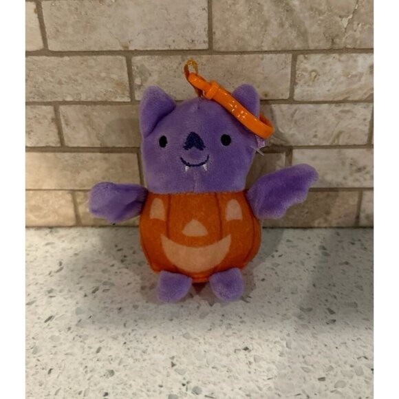 HOLLOWEEN ANIMAL ADVENTURE COSTUME  CRITTER PURPLE BAT  KEYCHAIN MINI PLUSH TOY - Picture 1 of 2